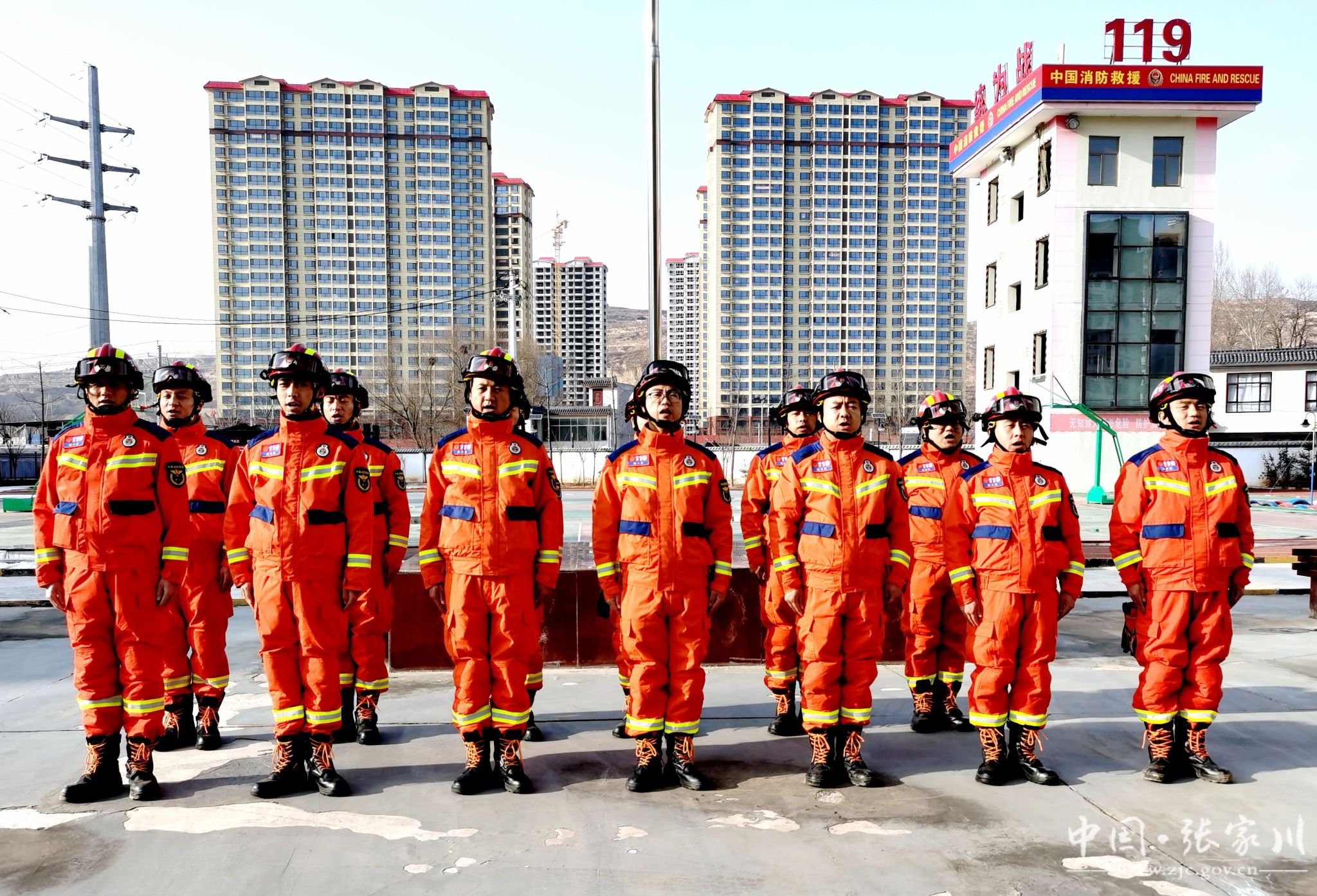 节日我在岗张家川县消防队员在岗在位在状态履职尽责保平安