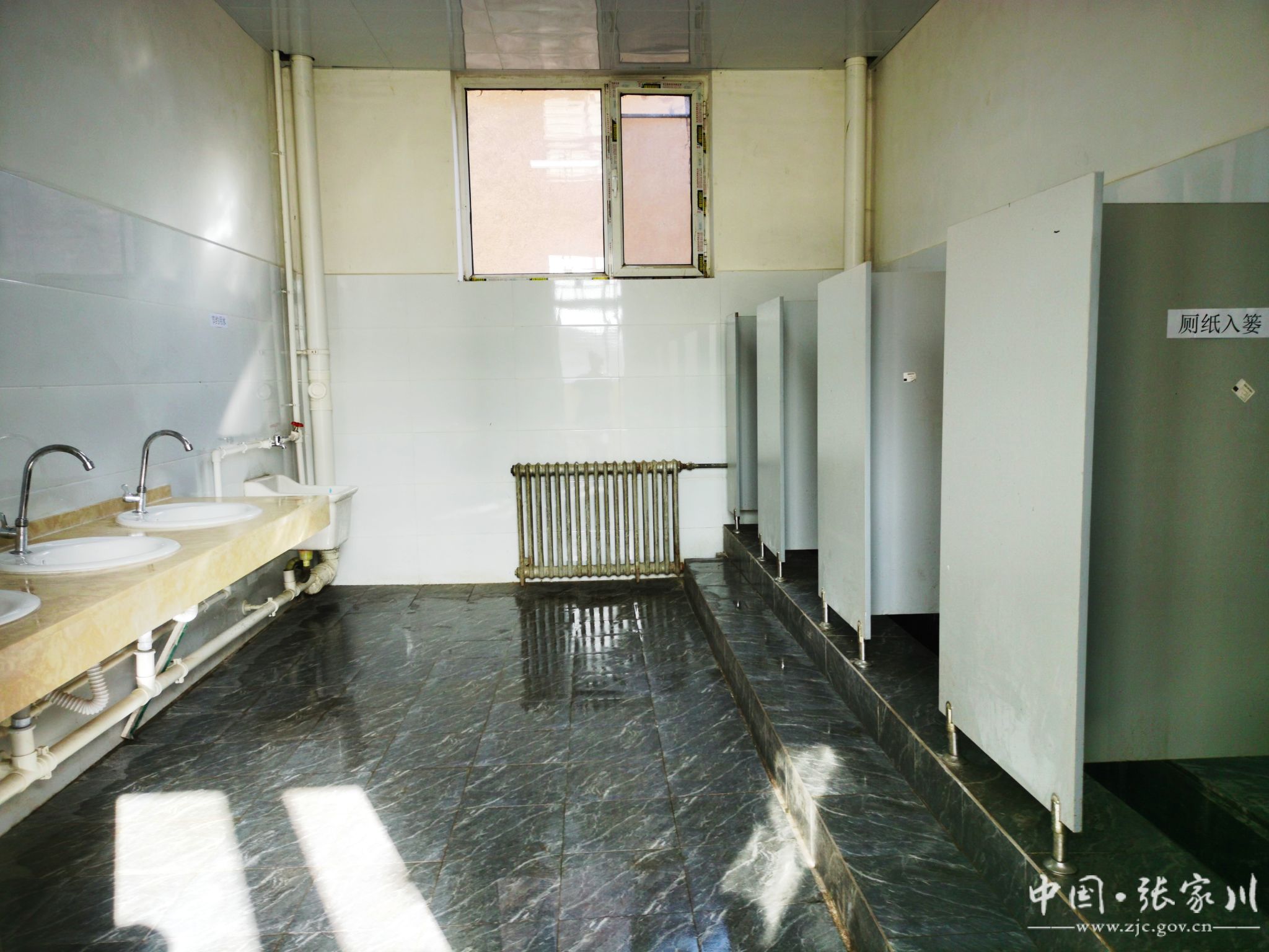 乡村行看振兴张家川县建宿舍扩食堂增学位改厕所把暖心实事办到师生