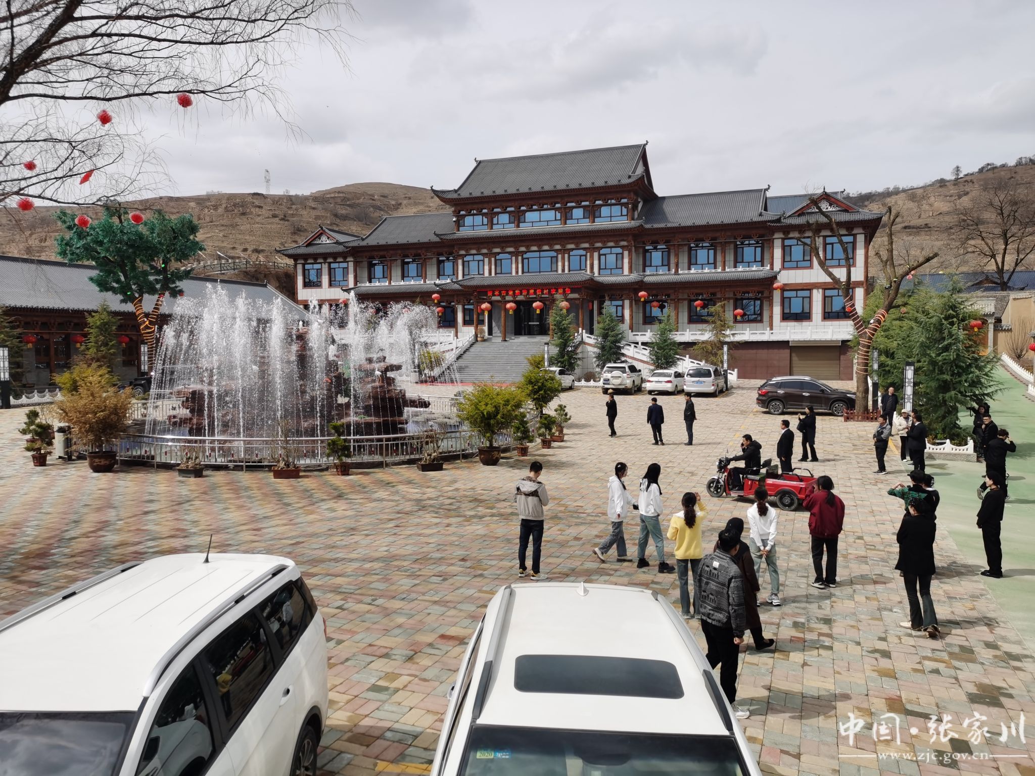 乡村行看振兴品三国游古堡尝美食摘樱桃赏杏花张家川县乡村旅游持续