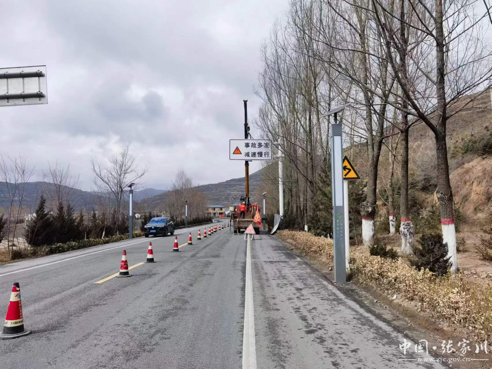 张家川县公路段掀起春季公路养护热潮