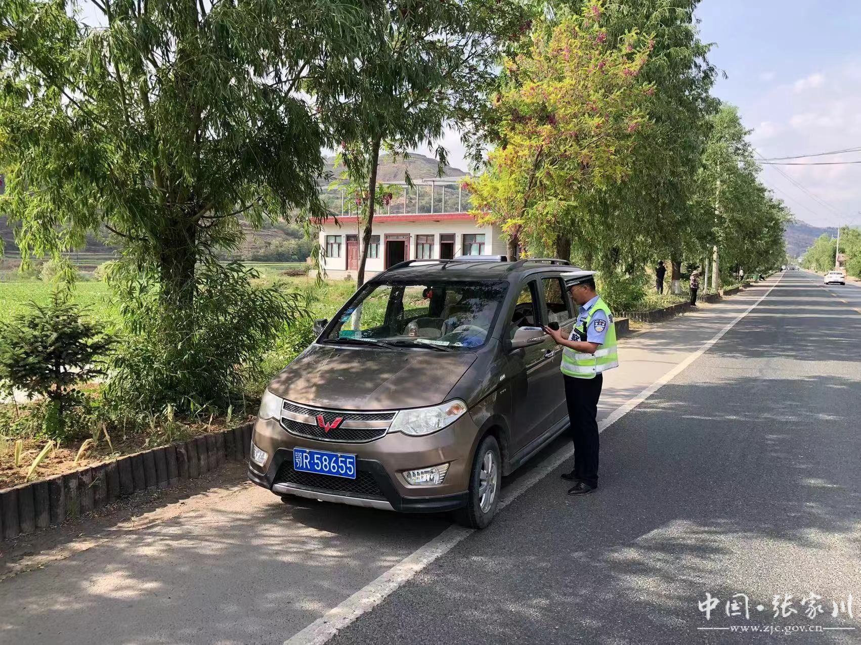 张家川县公安交警持续开展7至9座面包车安全隐患专项整治行动