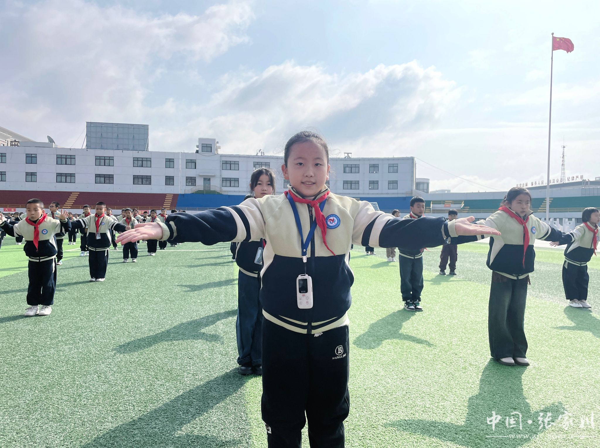 张家川县阿阳小学大课间操舞出朝气活力展现青春风采